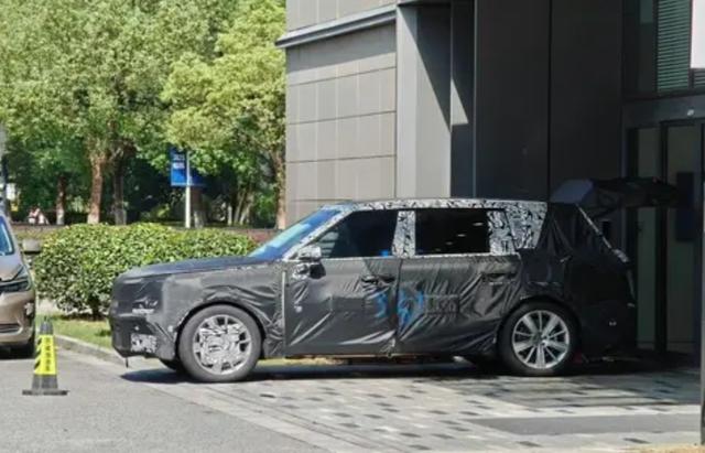 人人都愛L9！領克旗艦SUV曝光，對標問界M9，比領克09更大-有駕