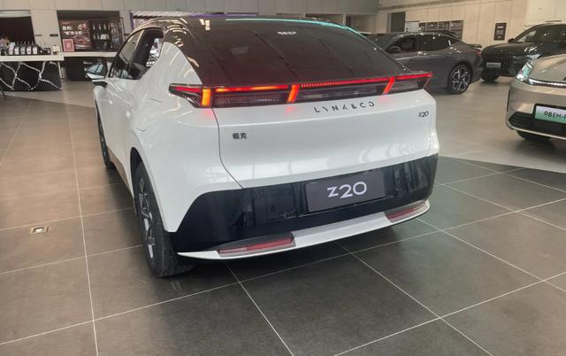 領(lǐng)克Z20實車到店體驗：性能卓越，空間舒適度遠(yuǎn)超想象-有駕