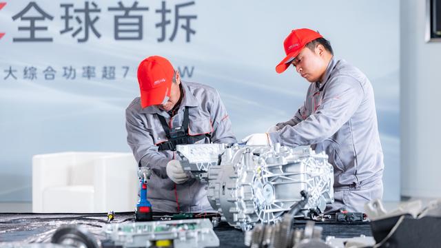 長城Hi4-Z全球首拆！首搭坦克500，有沒有真材實料？-有駕