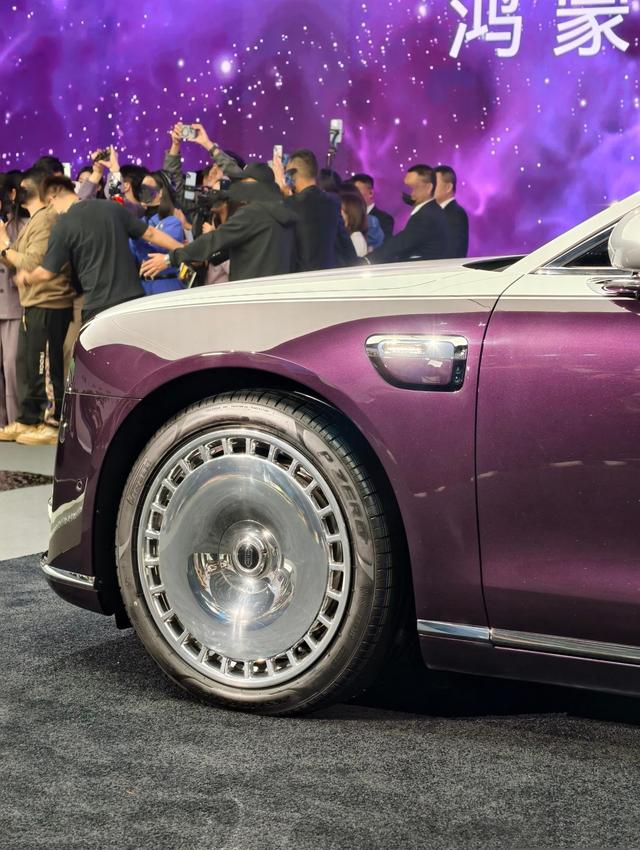 尊界S800發(fā)布，預(yù)售100萬~150萬，比邁巴赫S級豪，瞄準(zhǔn)大勞+賓利-有駕