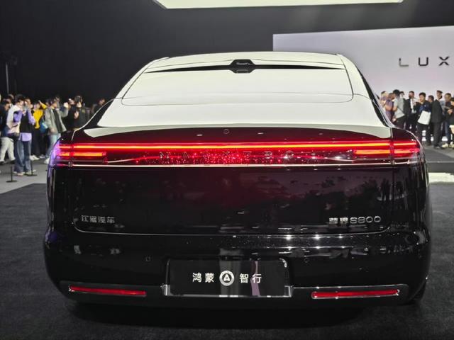 尊界S800發(fā)布，預(yù)售100萬~150萬，比邁巴赫S級豪，瞄準(zhǔn)大勞+賓利-有駕