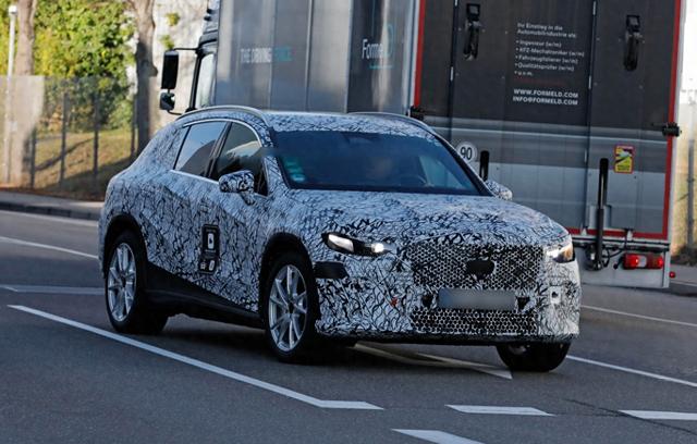 全新奔馳GLC EV偽裝諜照 尾燈細(xì)節(jié)曝光 基于純電平臺(tái)打造-有駕