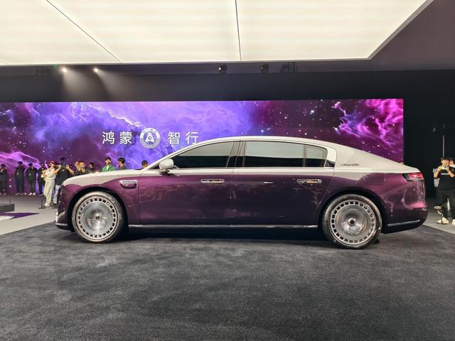尊界S800發(fā)布，預(yù)售100萬~150萬，比邁巴赫S級豪，瞄準(zhǔn)大勞+賓利-有駕