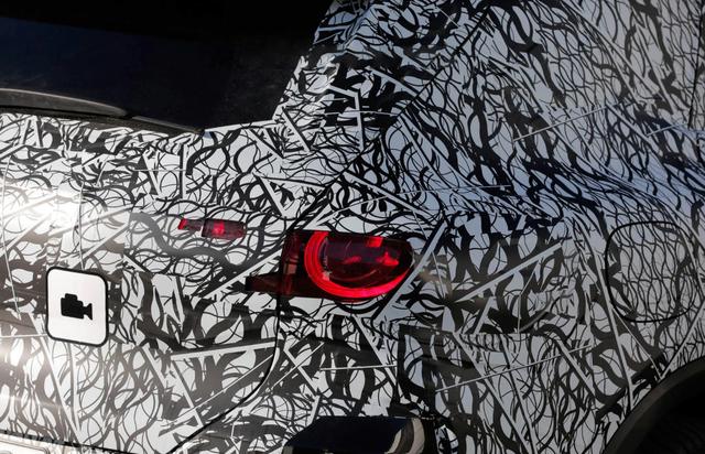 全新奔馳GLC EV偽裝諜照 尾燈細(xì)節(jié)曝光 基于純電平臺(tái)打造-有駕