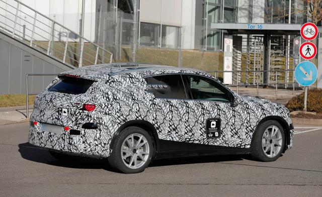全新奔馳GLC EV偽裝諜照 尾燈細(xì)節(jié)曝光 基于純電平臺(tái)打造-有駕