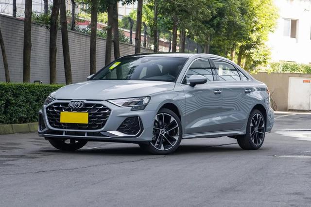 新款奧迪A3L，車標能發光，軸距提升50mm，升1.5T動力，真香預警-有駕