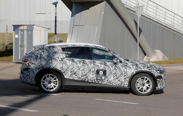 全新奔馳GLC EV偽裝諜照 尾燈細(xì)節(jié)曝光 基于純電平臺(tái)打造-有駕