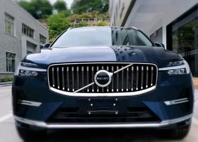 2025款沃爾沃XC60亮相，配2.0T+8AT+四驅+空氣懸掛-有駕