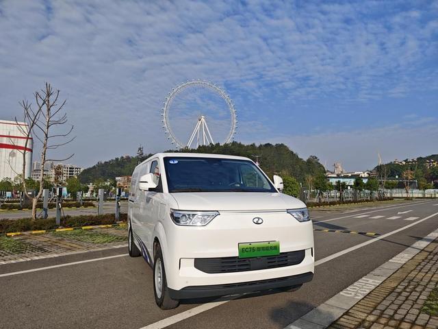 不到一頓飯快充80%，瑞馳EC75智駕超充版智能安全夠領先！-有駕