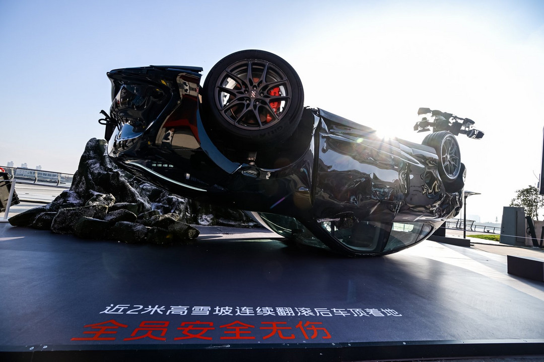 行業(yè)首個(gè)&ldquo;破爛&rdquo;藝術(shù)展解密&ldquo;智己十萬(wàn)臺(tái)零自燃&rdquo;