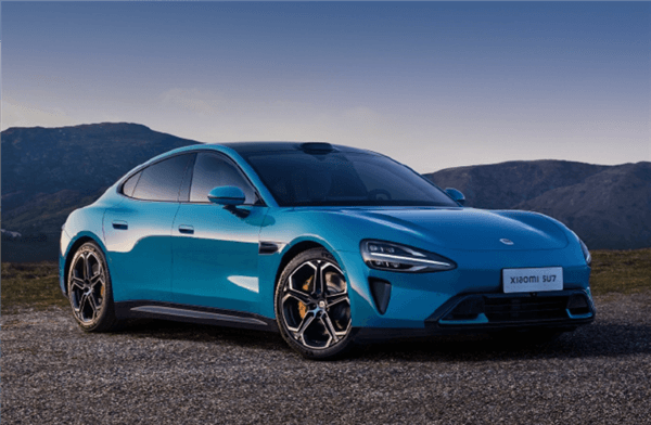 雷軍：中國(guó)汽車產(chǎn)業(yè)應(yīng)少些歪門邪道 不要發(fā)黑稿、背后捅刀子 