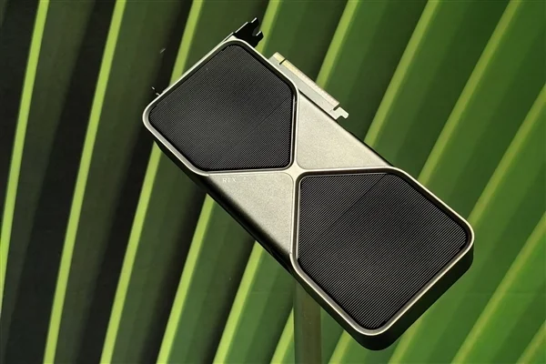 總感覺公司快倒閉了！黃仁勛絕非凡爾賽：英偉達曾有兩次瀕臨破產 你記得哪次