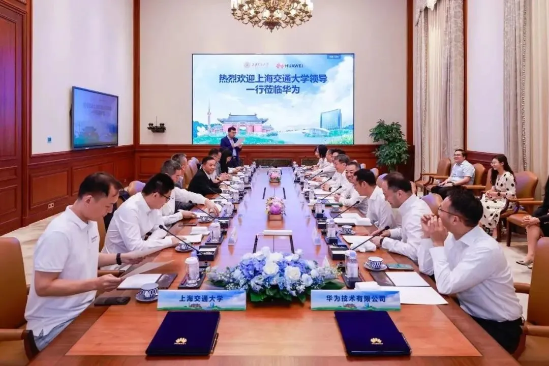 時隔5年，任正非又與上海交通大學校長會面了。