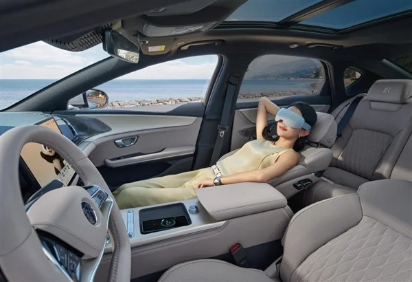 續(xù)航升級、懷擋冰箱上車！比亞迪漢長續(xù)航版上市：15.98萬起