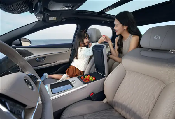 續(xù)航升級、懷擋冰箱上車！比亞迪漢長續(xù)航版上市：15.98萬起